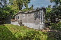 Building Photo - 507 Sioux River Rd