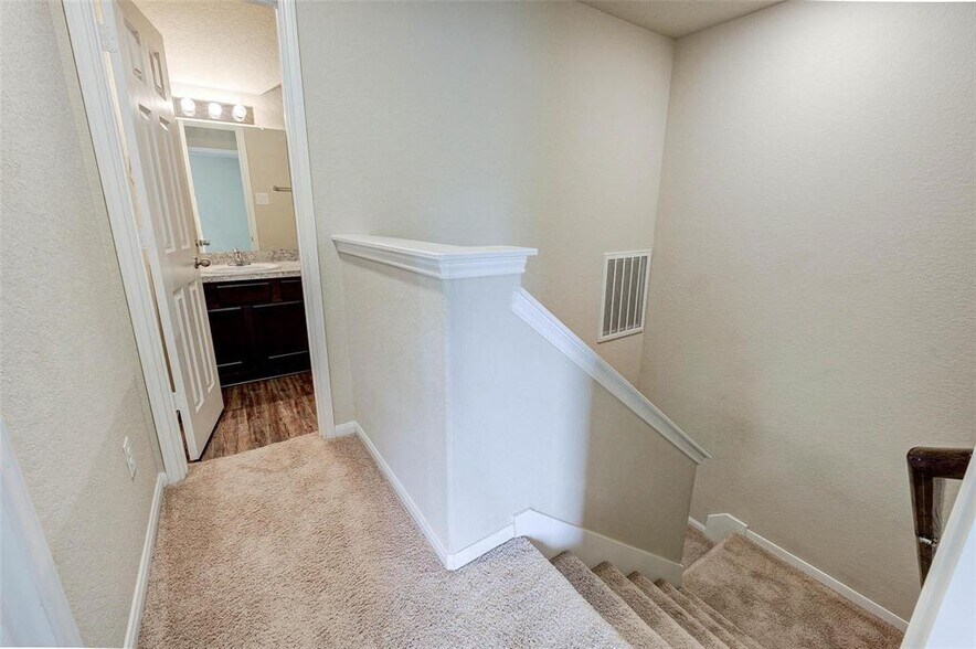 Building Photo - 16649 E Forrestal