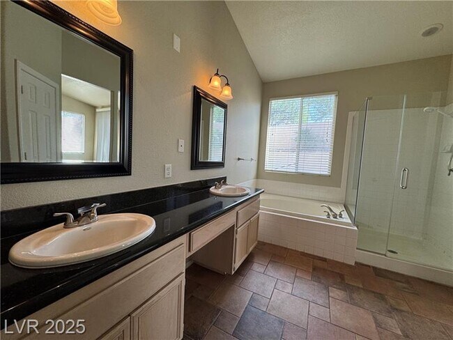 Building Photo - 9805 Echo Hills Dr