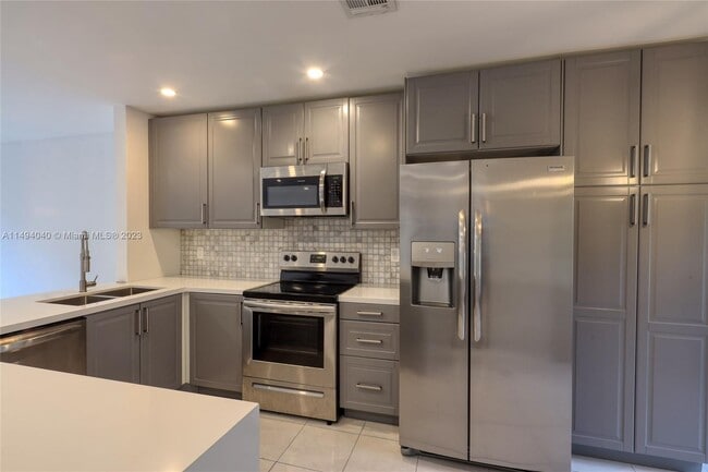 Building Photo - 3306 Torremolinos Ave