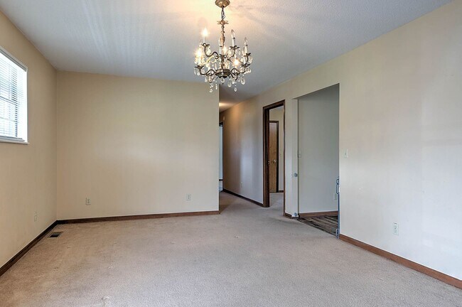 Building Photo - 307 Cypress St