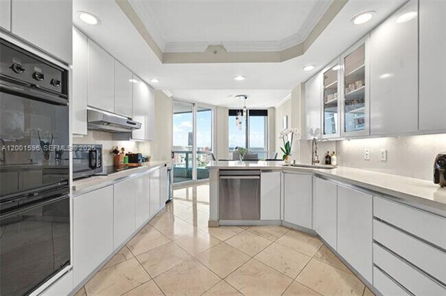 Building Photo - 21050 Point Pl