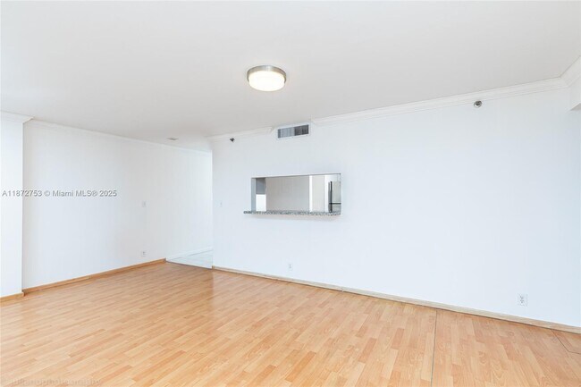 Building Photo - 7601 E Treasure Dr