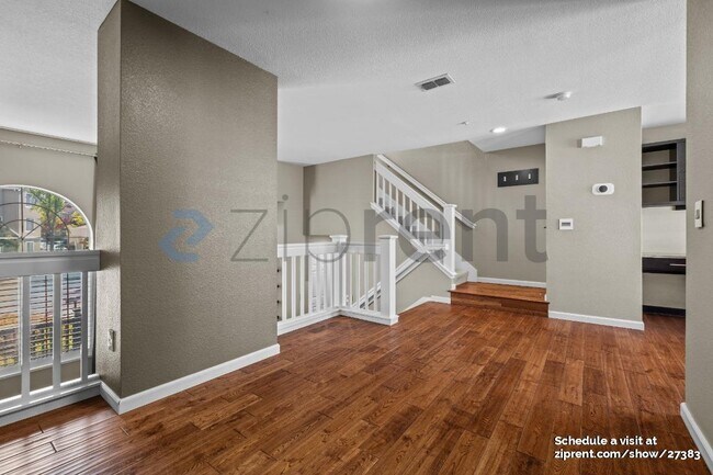 Building Photo - 2018 Swan St