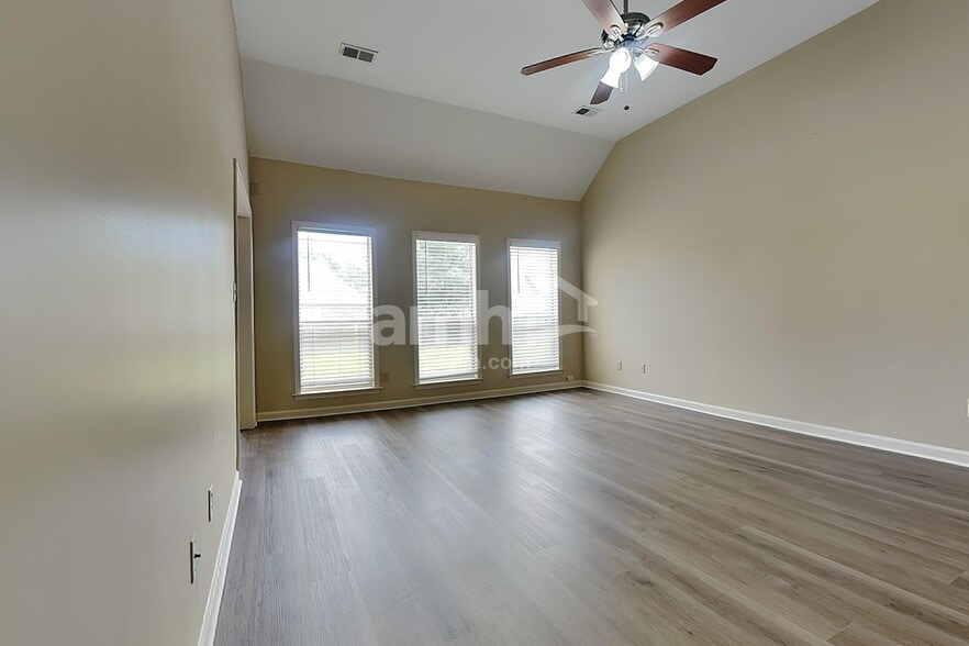Building Photo - 5106 Guffin Rd