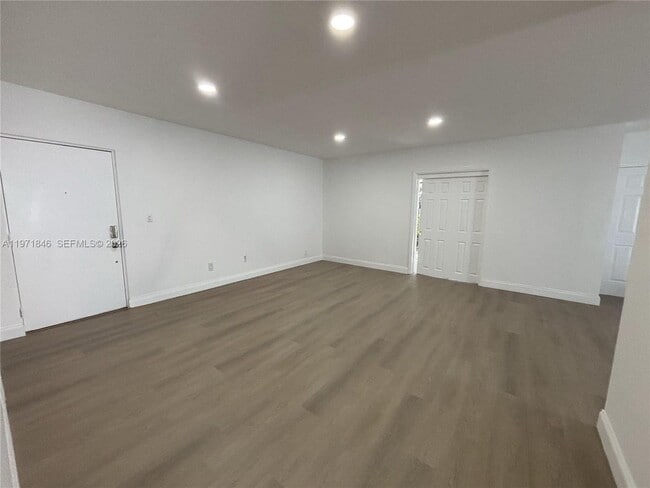 Building Photo - 6245 Old Court Rd