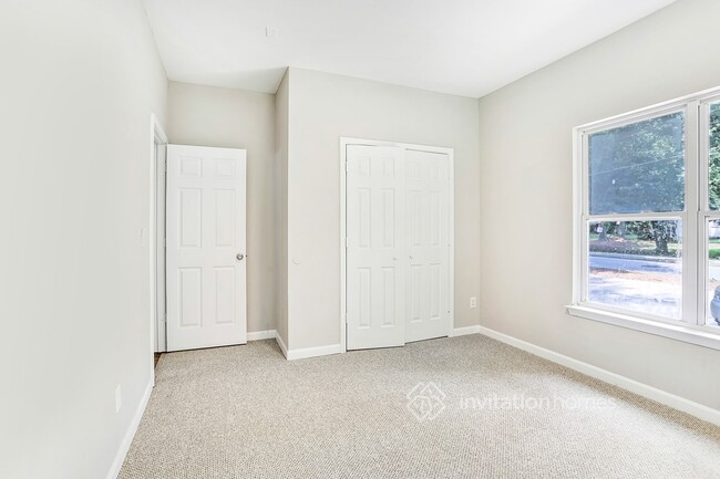 Building Photo - 3986 Bakers Ferry Rd SW