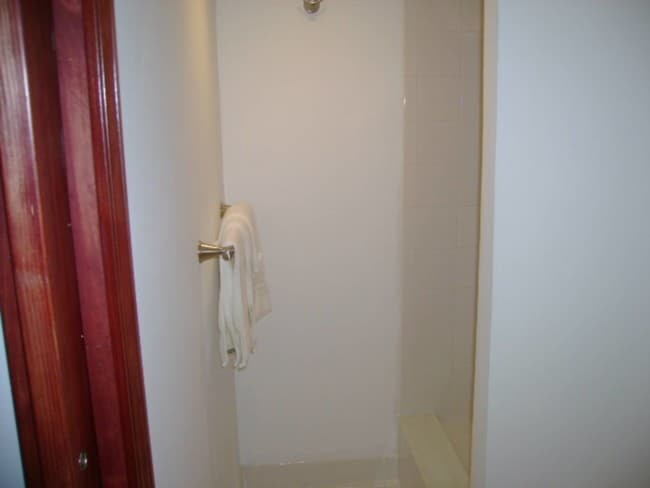 Building Photo - 20 Locust Grove Rd