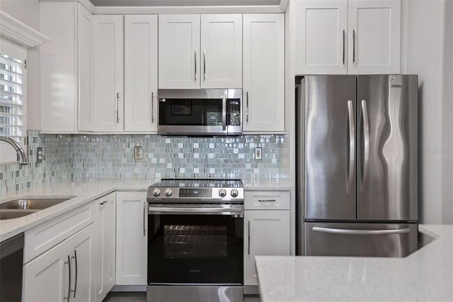 Building Photo - 632 Charles Ct S