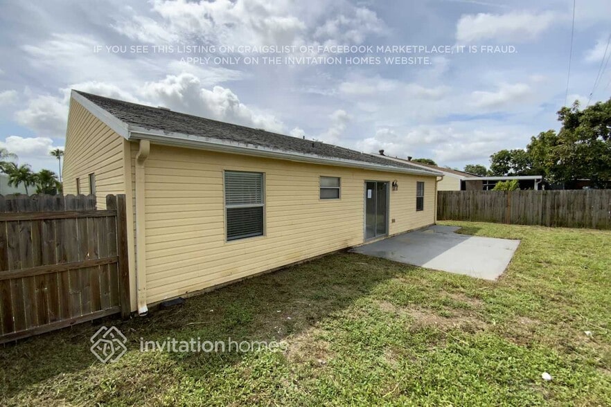 Building Photo - 7854 W Blairwood Cir