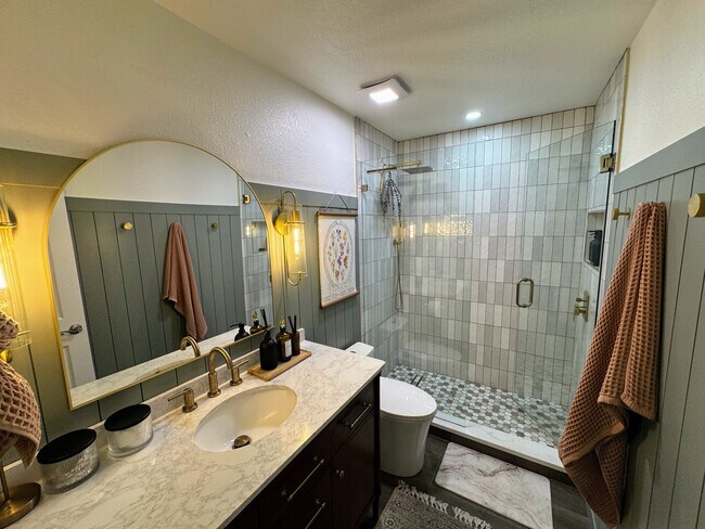 Building Photo - 5153 Salmon Dr SE