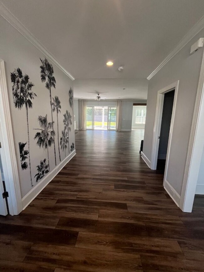 Building Photo - Experience Elegance and Privacy