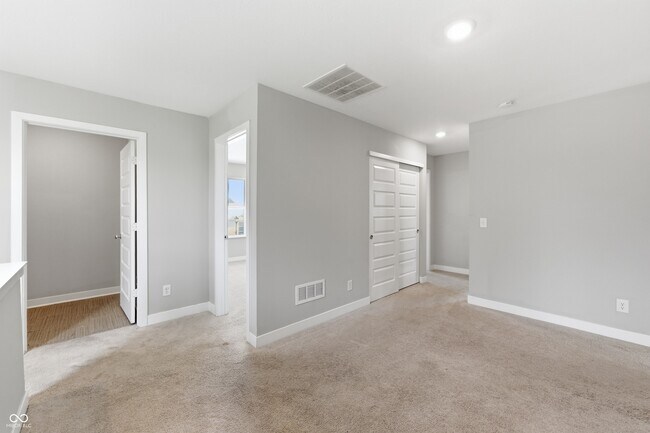 Building Photo - 221 Switchgrass Ln