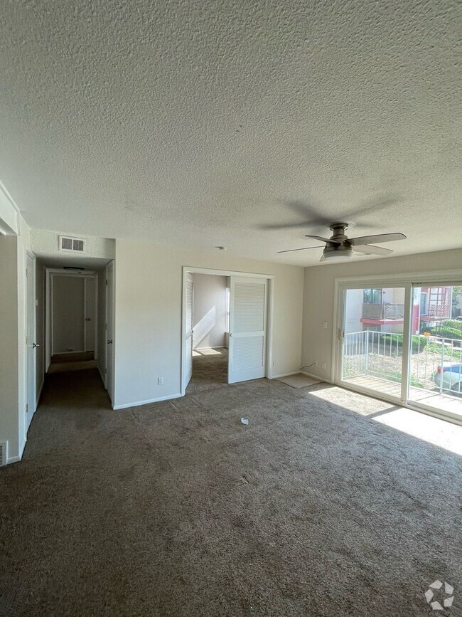 Building Photo - Spacious 3BD/ 2BA Apartment! Westminster, ...