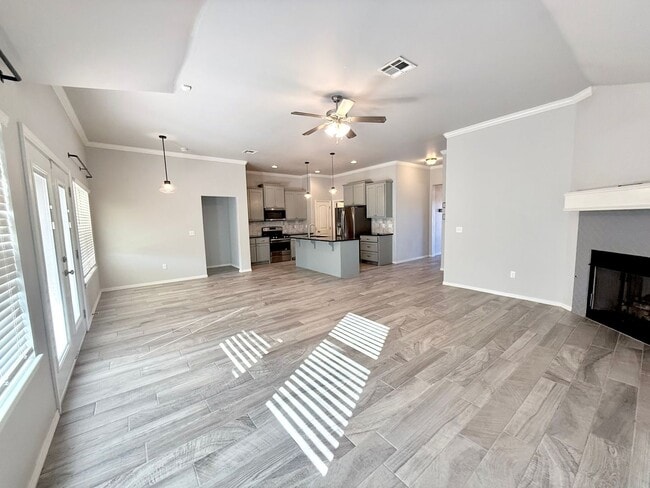 Building Photo - Beautiful 3BD 2BA w/ Bonus Room Located in Edmond's Falls at Vista Ln Addition!!