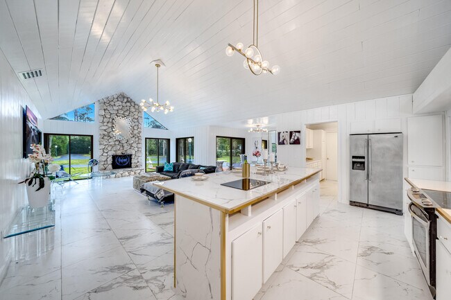 Building Photo - 583 Rambling Dr Cir