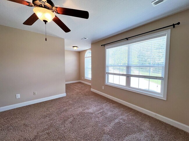 Building Photo - SPACIOUS 2 STORY HOME WITH 3 BEDROOM, 2.5 BATHROOM IN KARNS!!