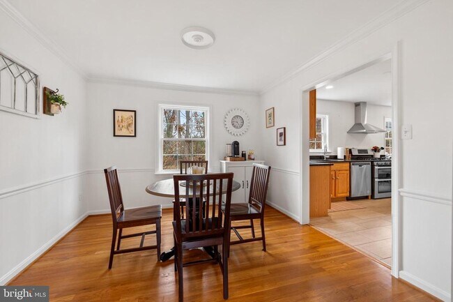 Building Photo - 13625 Middlevale Ln