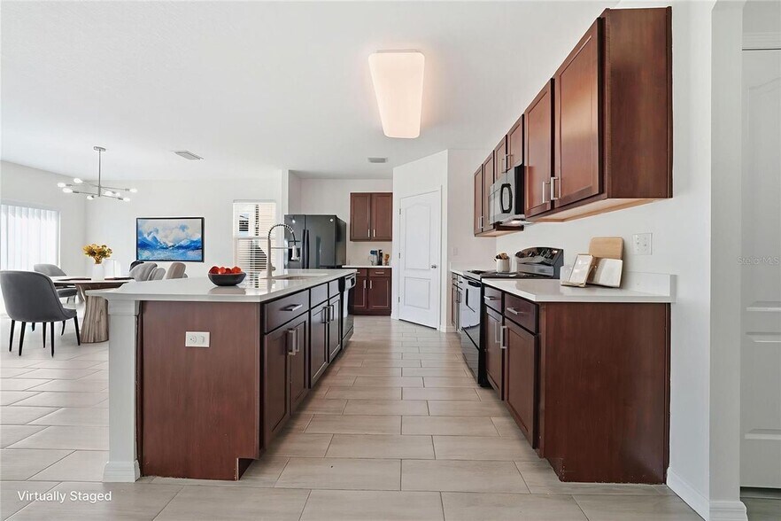 Building Photo - 547 Hartford Hts St