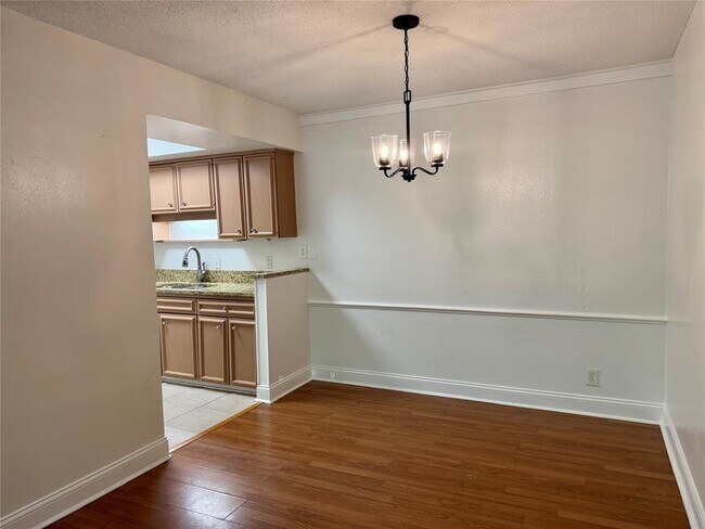 Building Photo - 2300 Nacogdoches Rd