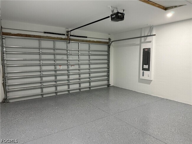 Building Photo - 3203 24th St SW