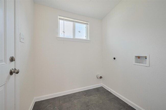Building Photo - 407 Pine St