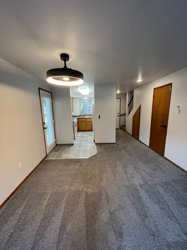 Building Photo - 132 Van Ness Ave