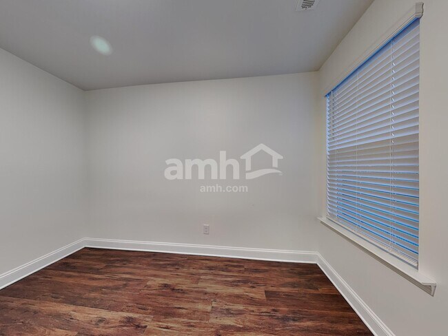 Building Photo - 11017 Hazel Gdns Dr