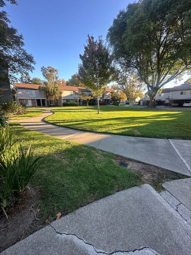 Building Photo - 3540 Northwood Dr.