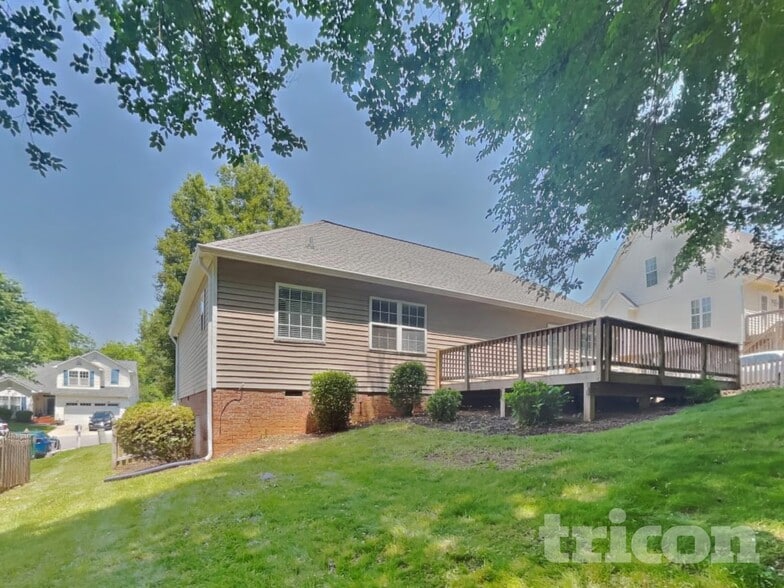 Building Photo - 180 Coghill Dr