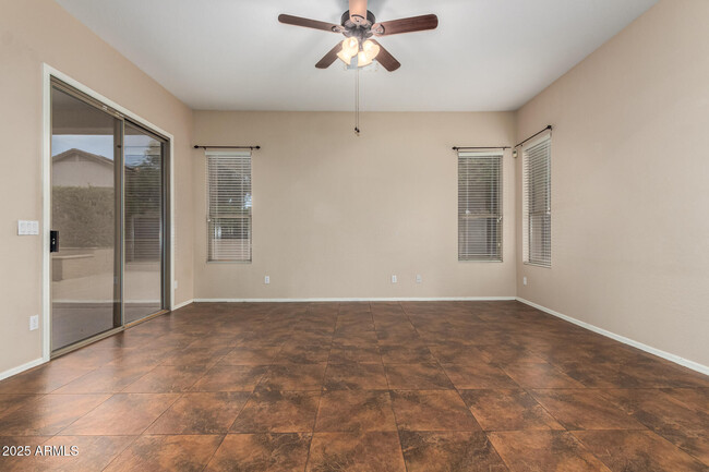 Building Photo - 6923 W Lone Cactus Dr