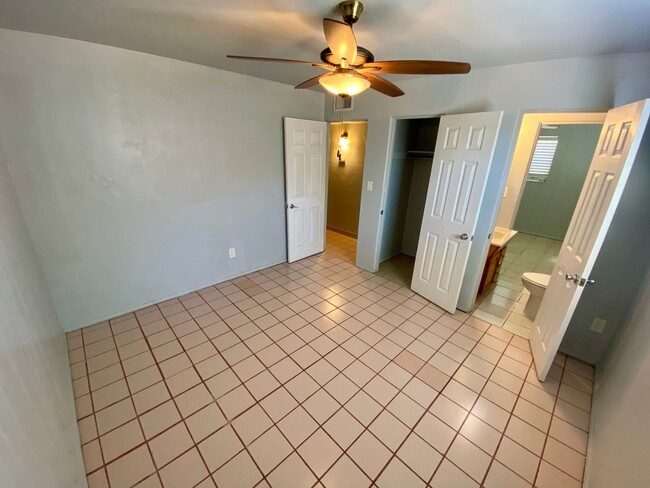 Building Photo - 3-Bedroom, 1.5 bath in Phoenix That’s read...