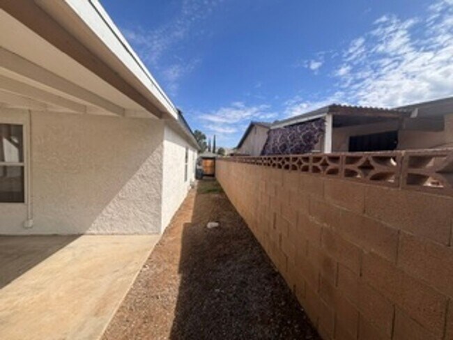 Building Photo - Beautiful Remodeled Home in Tehachapi!