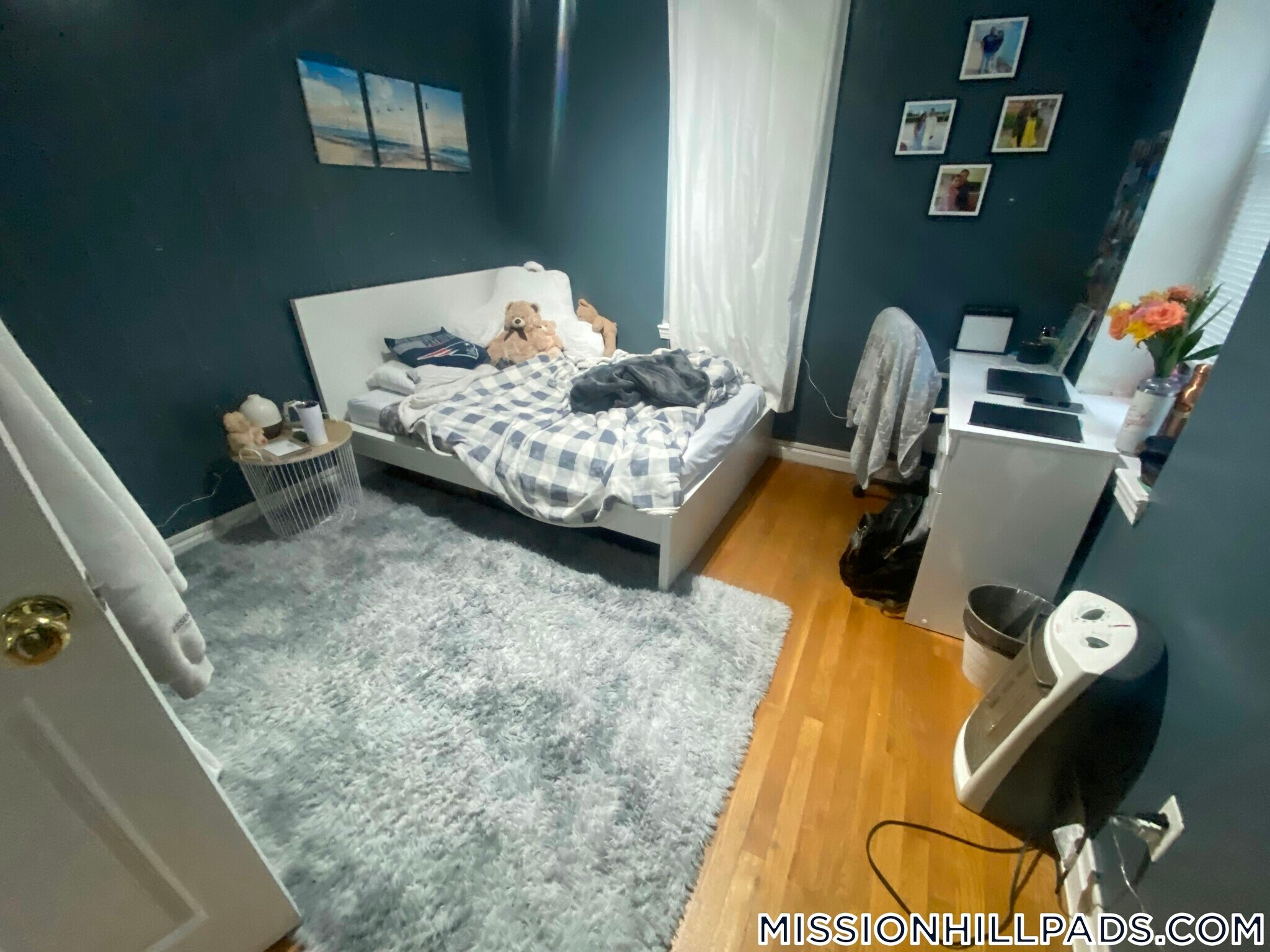 Building Photo - 715 Parker St