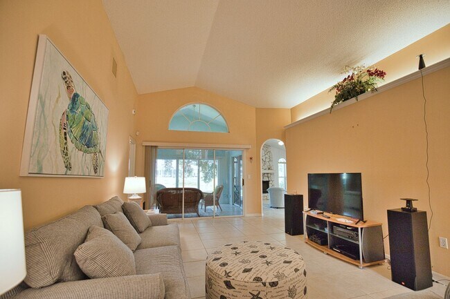 Building Photo - Seasonal Short-Term 3 Bedroom 3 Bathroom Home in The Patio Homes of Chestnut Creek!