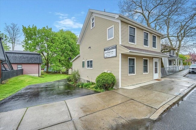 Building Photo - 205 Hudson St