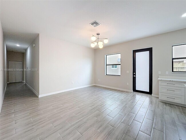 Building Photo - 402-414 NW 41st St