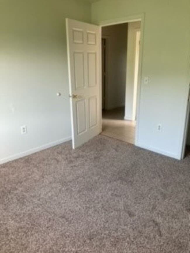 Building Photo - 3 Bedroom, Single-story Townhomes for rent...