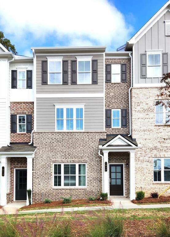 Primary Photo - 1927 Audra Aly