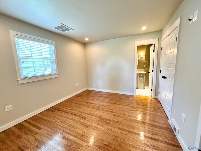 Building Photo - 6609 Chadwell Rd SW