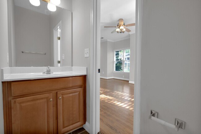 Building Photo - Wonderful craftsman style end-unit townhome