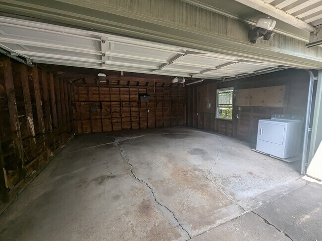 2 Car Garage with Dryer - 3706 Drummond St