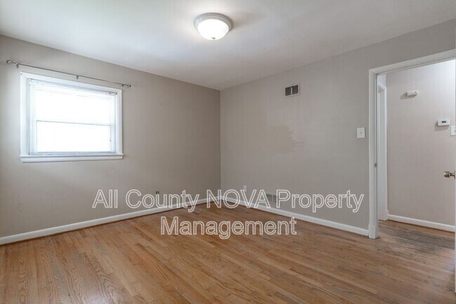 Building Photo - 4141 21st Rd N