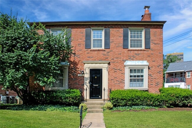 Primary Photo - 1055 Terrace Dr