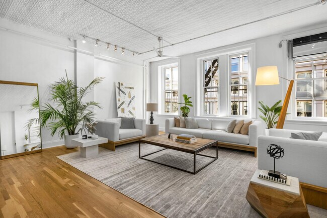 Building Photo - 508 Broadway-SI ID1035001P