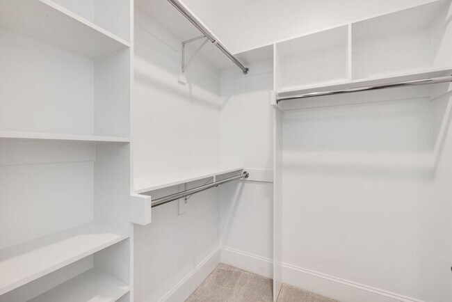 Building Photo - 3419 Edgemont Dr