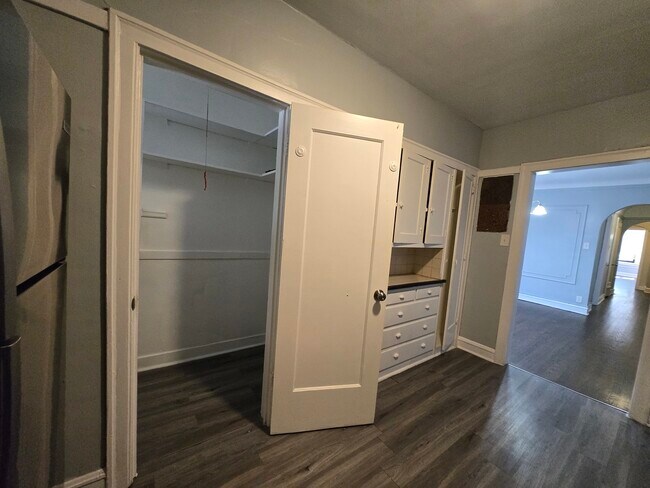 Building Photo - 8114 S Drexel Ave