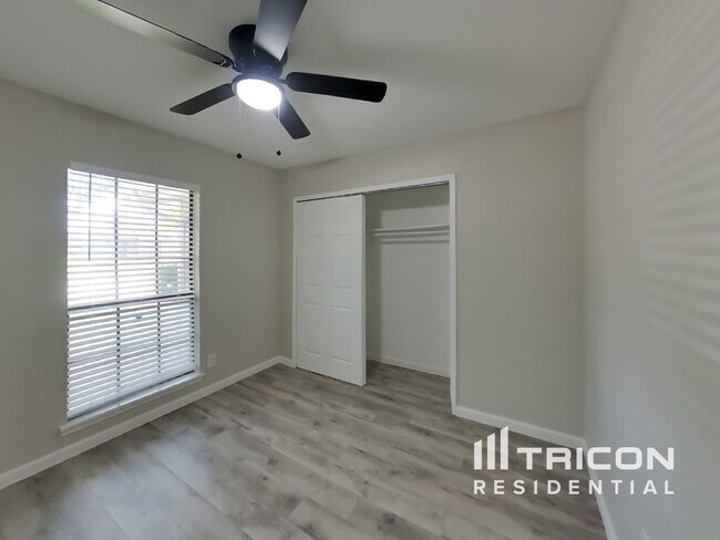 Building Photo - 1029 Twin Falls Dr