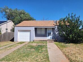 Building Photo - 2 bed 1 bath home, 1 car garage