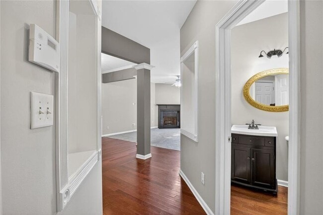 Building Photo - 1656 Granville Ct